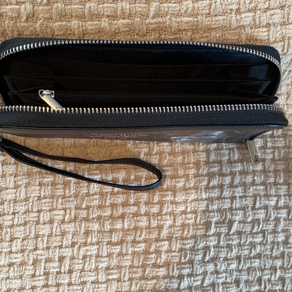 Wristlet! - Picture 2 of 2